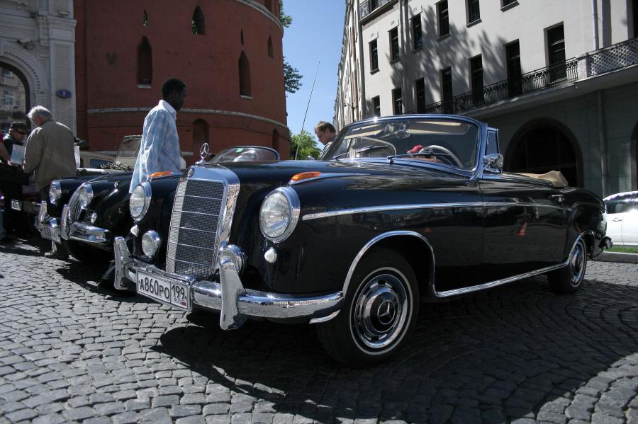  Mercedes-Benz 220S 1956 года  (фото 10 из 19)